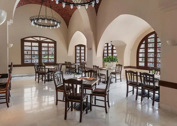 Jaz Makadina Resort 5*